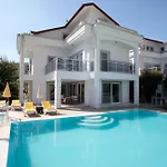 Villa Raya3